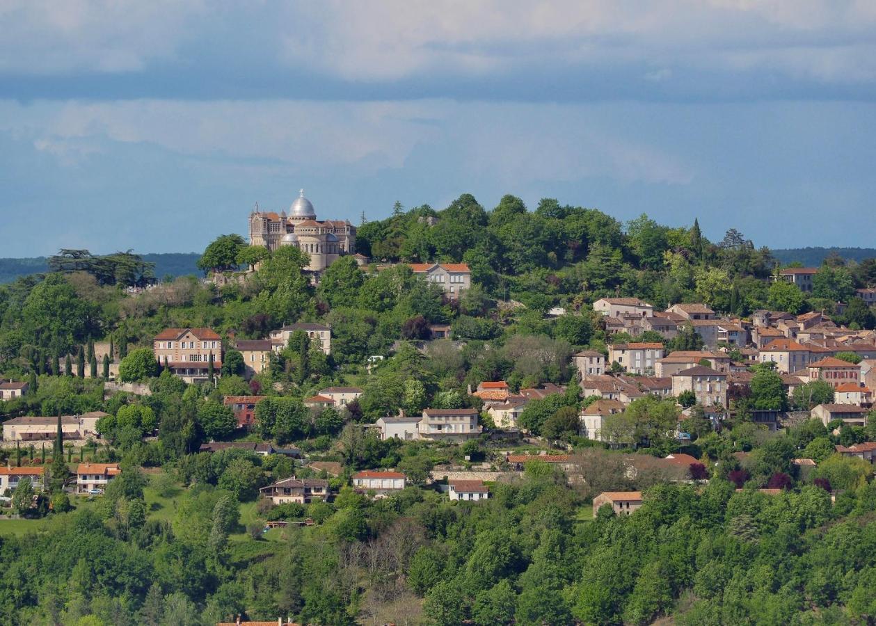 La Bastide Portoly B&B "Pruneaux" Penne-dʼAgenais Dış mekan fotoğraf